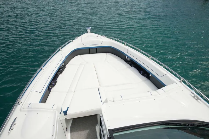 Slide: The Image of 2018 Formula 350 Crossover Bowrider OB interior with scenic river view. - 12