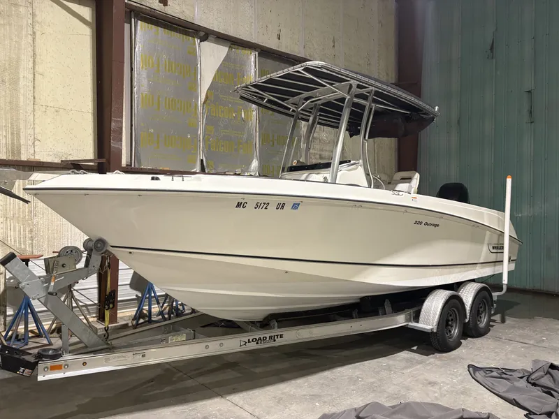 Slide: The Image of Boston Whaler 220 Outrage 2014 - 0