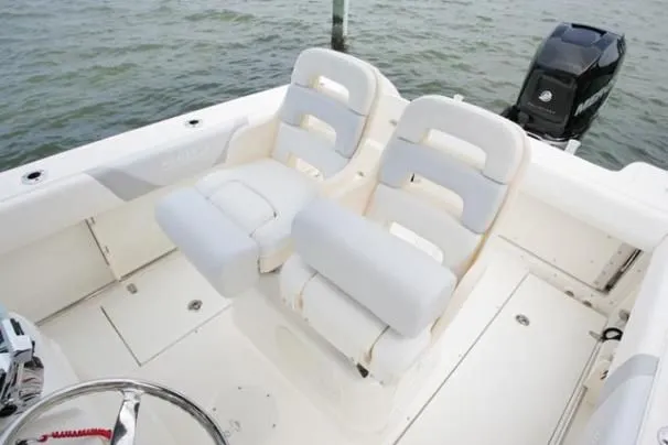 Slide: The Image of Boston Whaler 220 Outrage 2014 - 13
