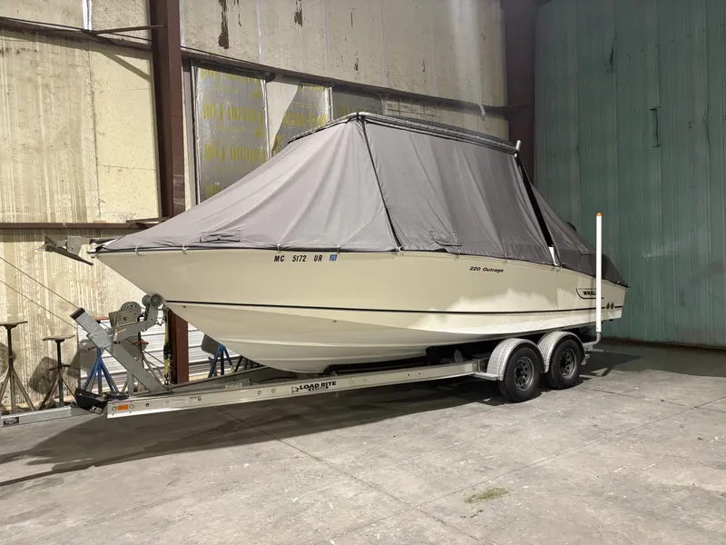 Slide: The Image of Boston Whaler 220 Outrage 2014 - 2