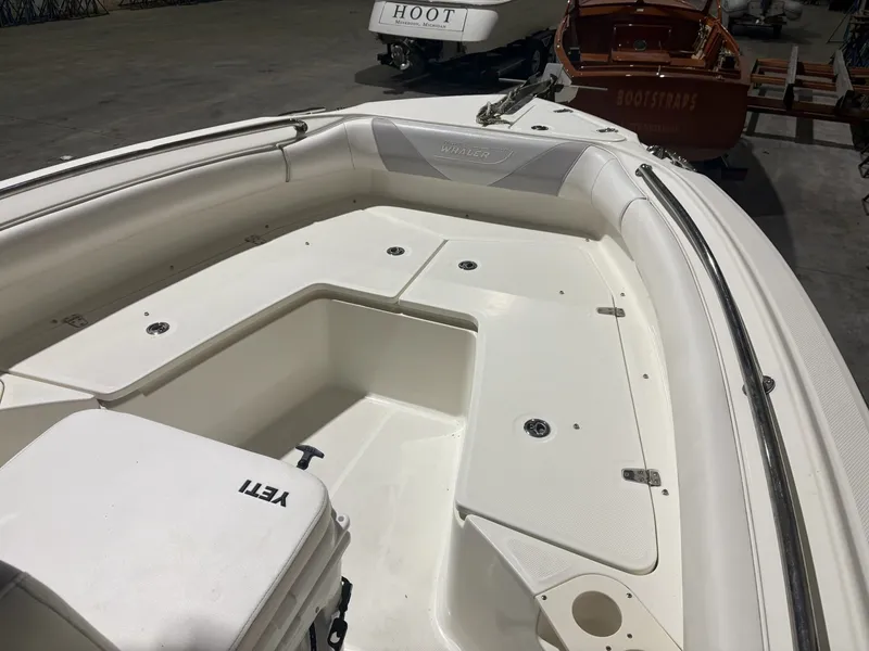 Slide: The Image of Boston Whaler 220 Outrage 2014 - 3