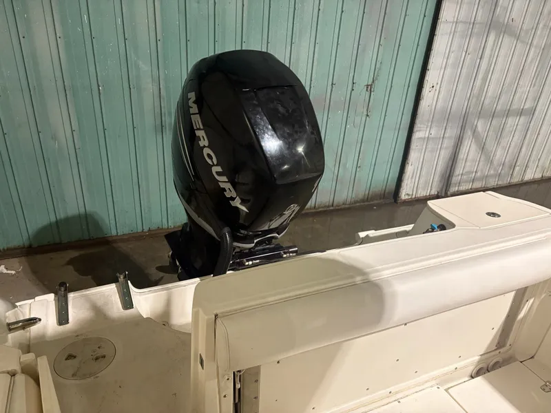 Slide: The Image of Boston Whaler 220 Outrage 2014 - 4