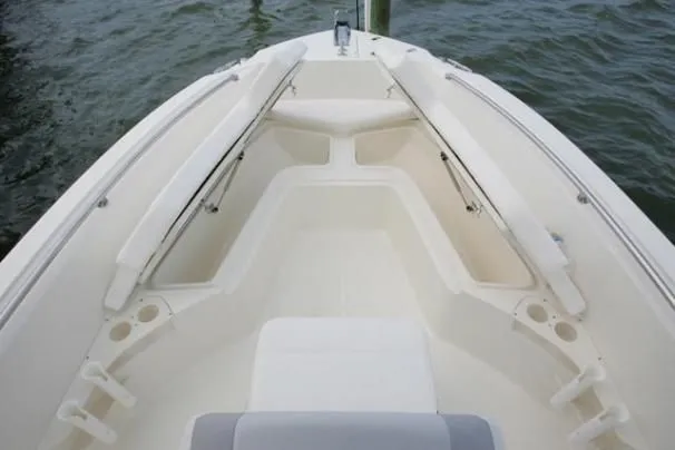 Slide: The Image of Boston Whaler 220 Outrage 2014 - 8
