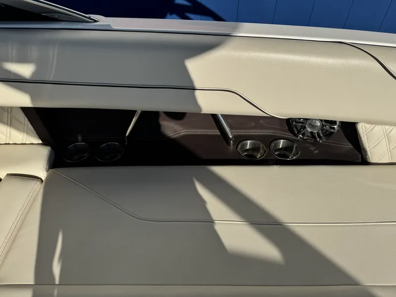 Slide: The Image of Regal LS6 2023 - 20