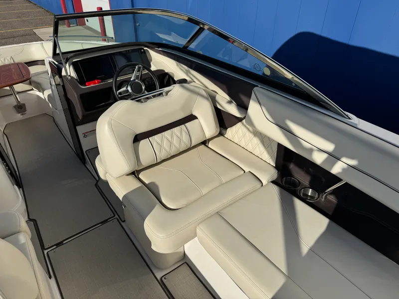 Slide: The Image of Regal LS6 2023 - 22