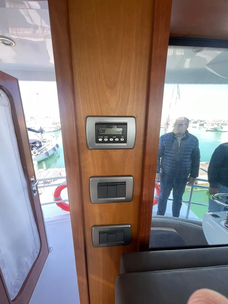 Slide: The Image of Hatteras GT63 2013 - 105