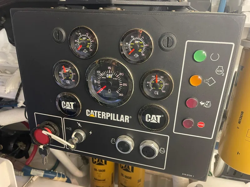 Slide: The Image of Hatteras GT63 2013 - 121