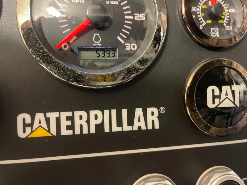 Slide: The Image of Hatteras GT63 2013 - 122