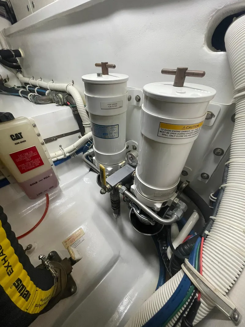 Slide: The Image of Hatteras GT63 2013 - 125