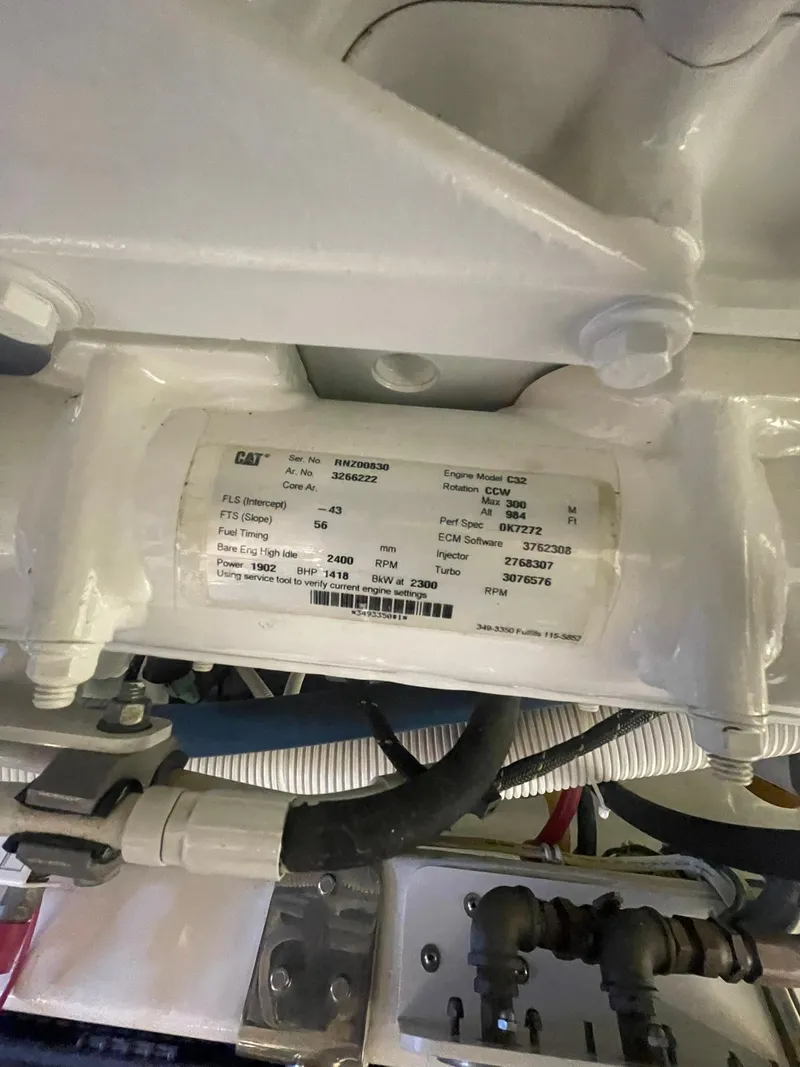 Slide: The Image of Hatteras GT63 2013 - 134