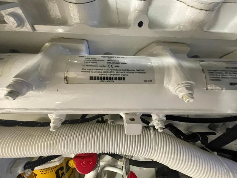 Slide: The Image of Hatteras GT63 2013 - 136