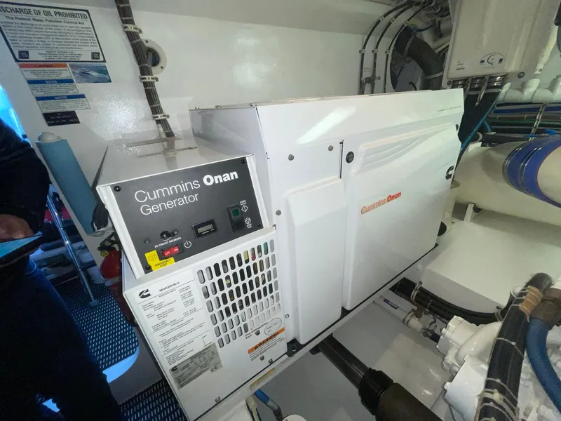 Slide: The Image of Hatteras GT63 2013 - 139