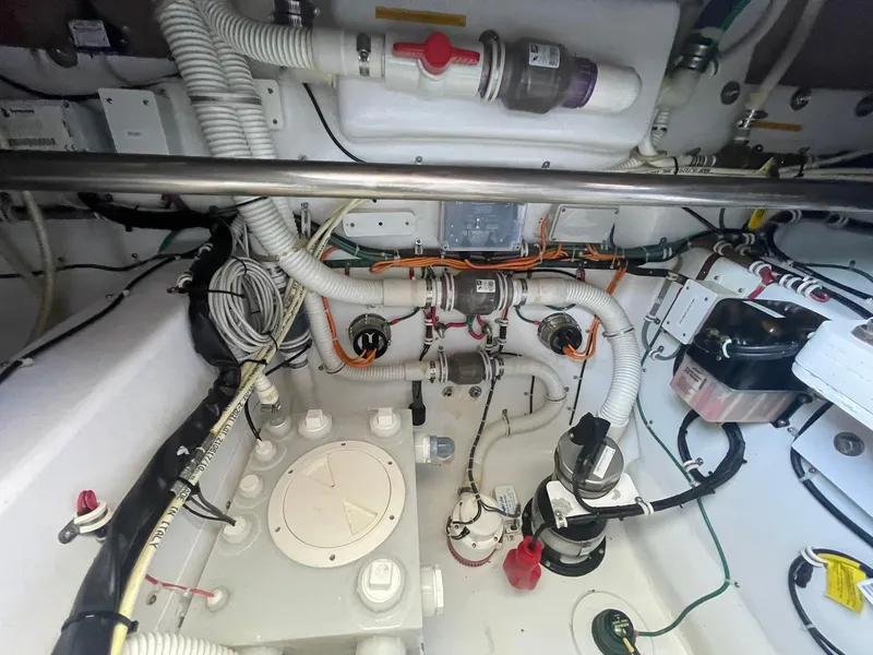 Slide: The Image of Hatteras GT63 2013 - 54