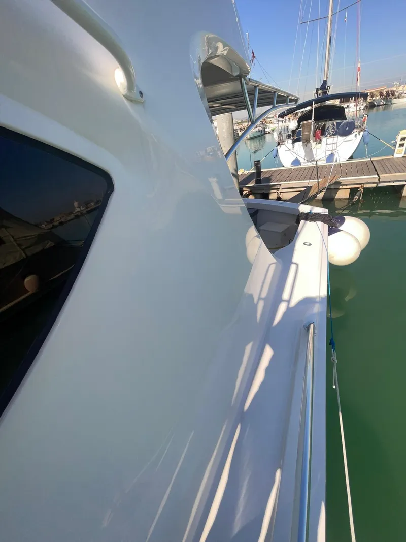 Slide: The Image of Hatteras GT63 2013 - 73