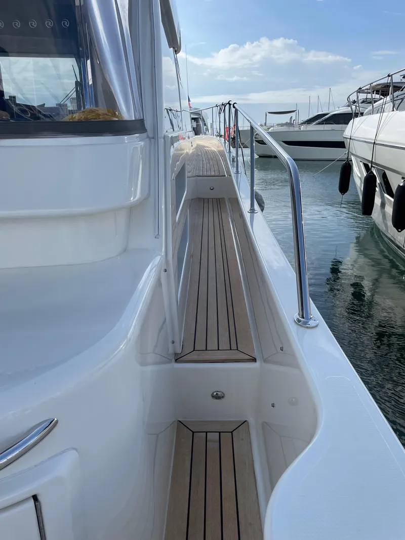 Slide: The Image of Riviera 505 SUV 2022 - 52