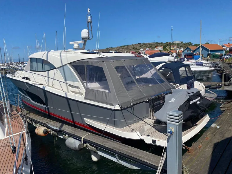 Slide: The Image of Riviera 505 SUV 2022 - 58