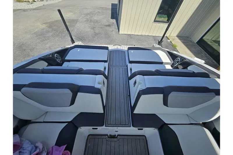 Slide: The Image of 2023 Yamaha Boats 252SD interior with sleek seating and modern design. - 4