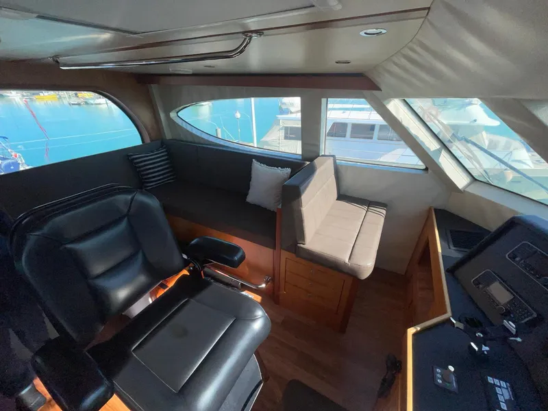 Slide: The Image of Hatteras 63 GT Enclosed Bridge 2013 - 100