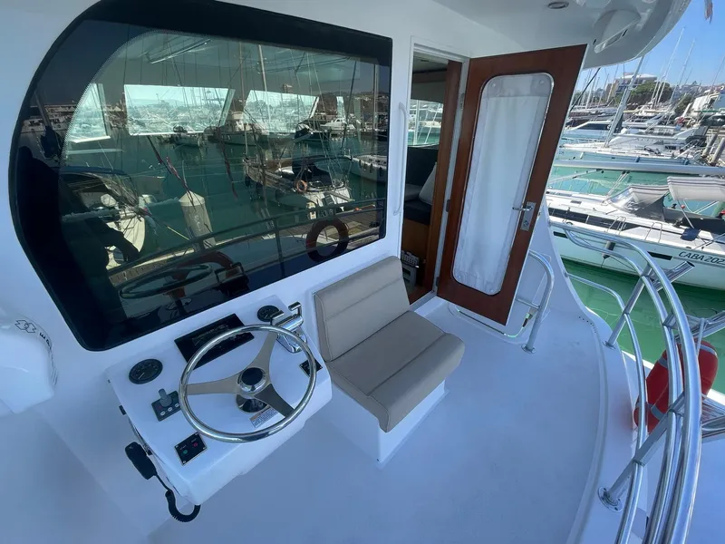 Slide: The Image of Hatteras 63 GT Enclosed Bridge 2013 - 111