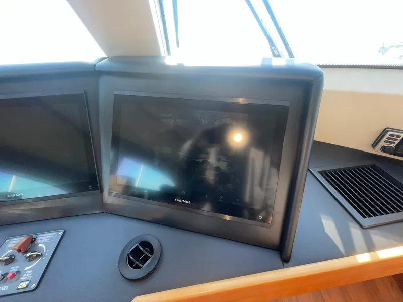 Slide: The Image of Hatteras 63 GT Enclosed Bridge 2013 - 80