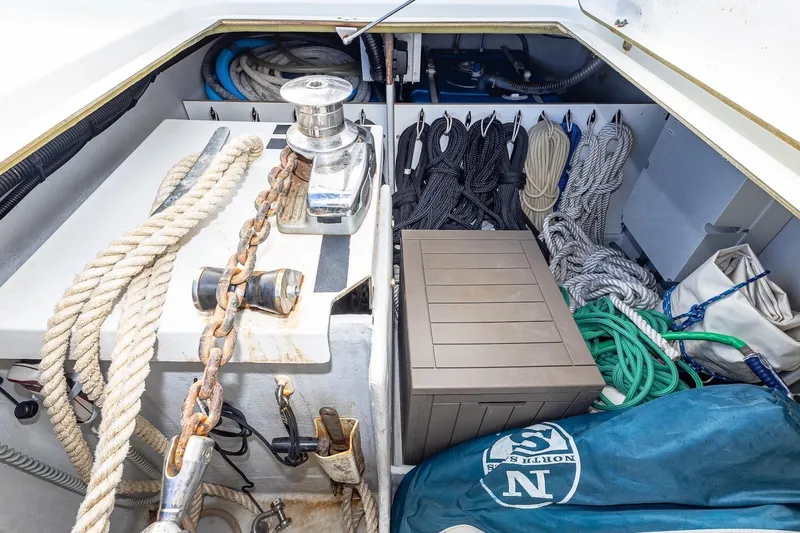 Slide: The Image of Storage compartment of 2020 Fountaine Pajot Saona 47 with ropes and anchor chain. - 87