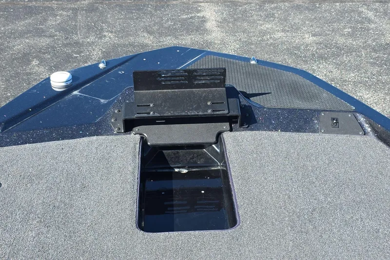 Slide: The Image of Front deck of 2025 iKon VLX 21 boat with mounting bracket. - 18