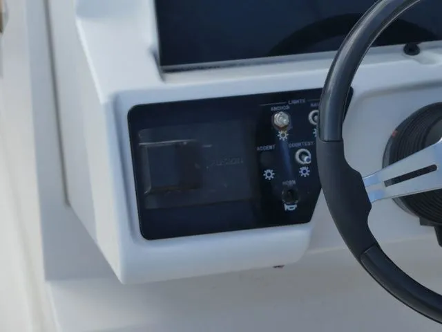 Slide: The Image of Sea Ray SPX 210 2022 - 21