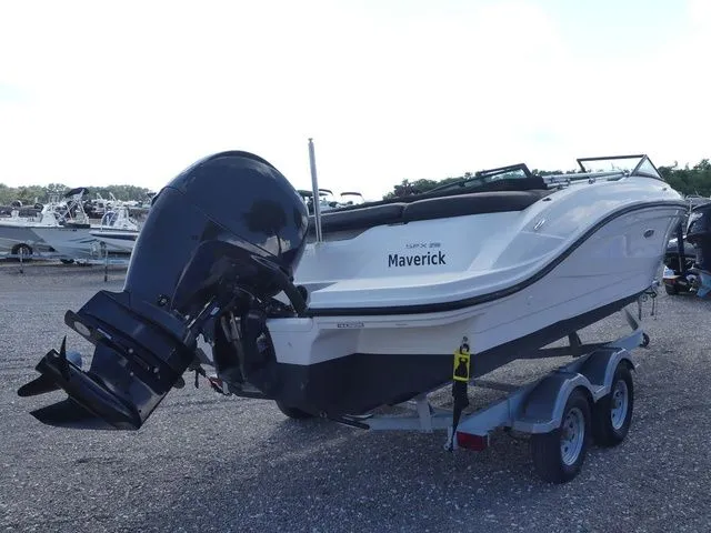 Slide: The Image of Sea Ray SPX 210 2022 - 4