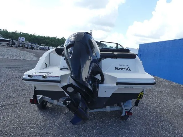 Slide: The Image of Sea Ray SPX 210 2022 - 5