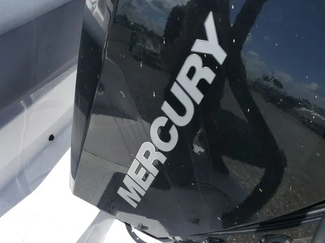 Slide: The Image of Axopar 22 T-Top 2022 - 10