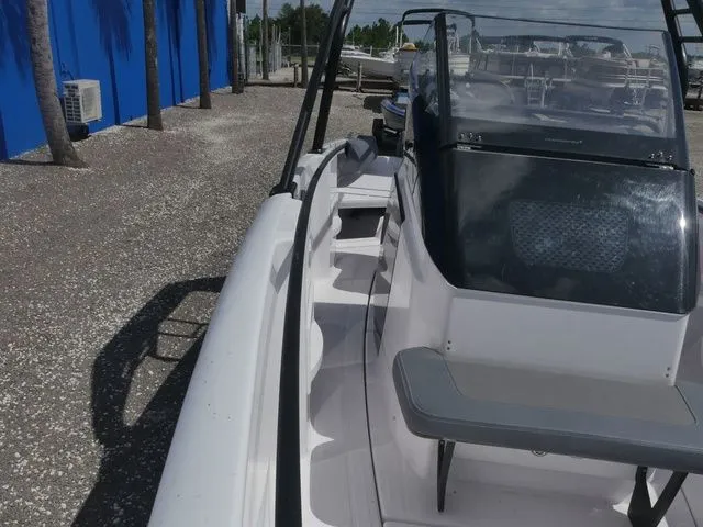 Slide: The Image of Axopar 22 T-Top 2022 - 14