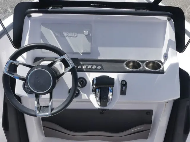 Slide: The Image of Axopar 22 T-Top 2022 - 18