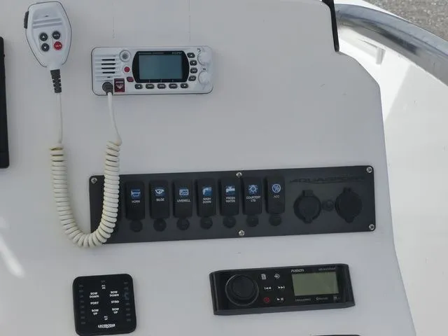 Slide: The Image of Aquasport 2200 Center Console 2024 - 20