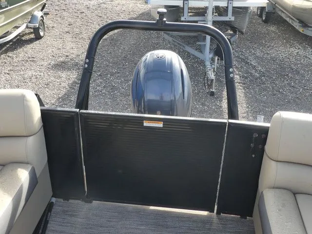 Slide: The Image of Godfrey Marine Sweetwater 2086 BF 2022 - 16