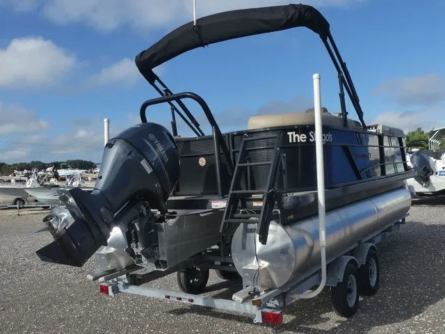 Slide: The Image of Godfrey Marine Sweetwater 2086 BF 2022 - 4