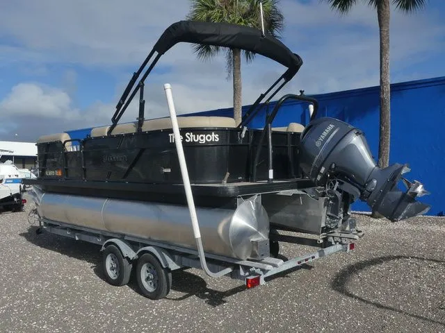 Slide: The Image of Godfrey Marine Sweetwater 2086 BF 2022 - 6