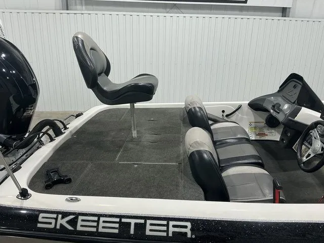 Slide: The Image of Skeeter ZX20 2012 - 13