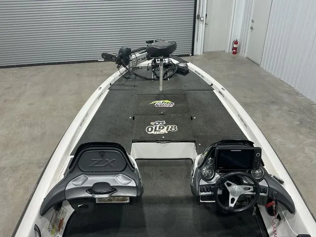 Slide: The Image of Skeeter ZX20 2012 - 14