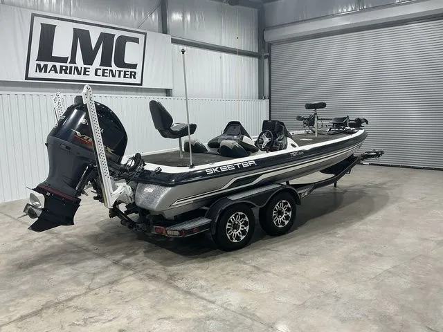 Slide: The Image of Skeeter ZX20 2012 - 3