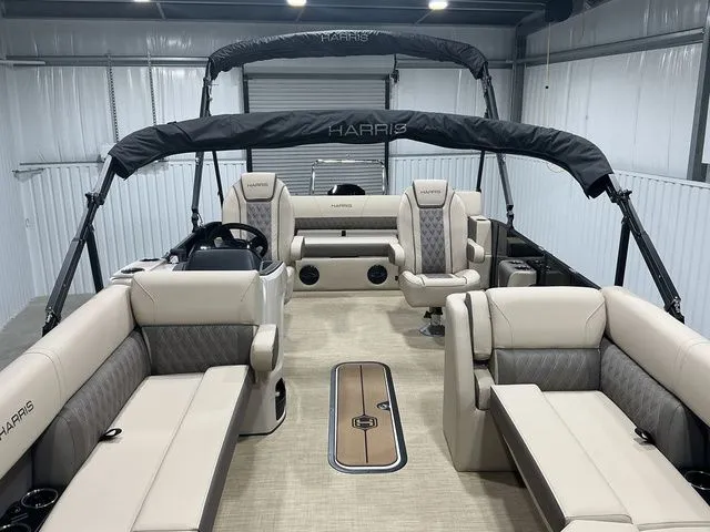 Slide: The Image of Harris Cruiser 230 SLDH 2026 - 10