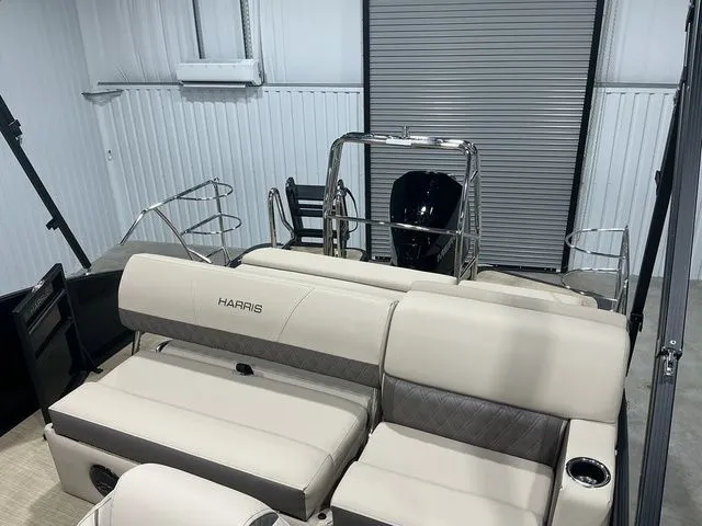 Slide: The Image of Harris Cruiser 230 SLDH 2026 - 15