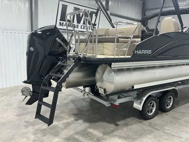 Slide: The Image of Harris Cruiser 230 SLDH 2026 - 17