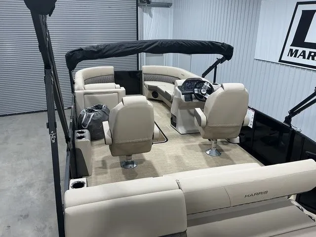 Slide: The Image of Harris Cruiser 230 SLDH 2026 - 19