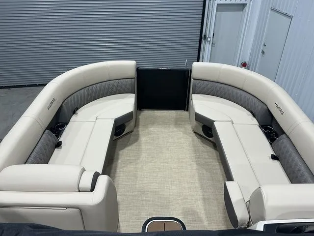 Slide: The Image of Harris Cruiser 230 SLDH 2026 - 5