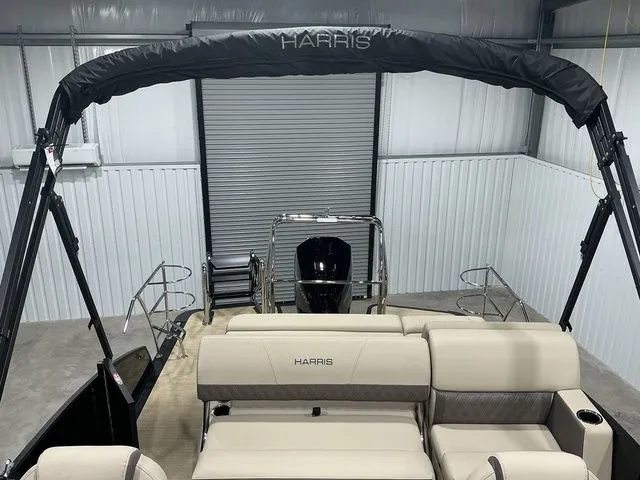 Slide: The Image of Harris Cruiser 230 SLDH 2026 - 6