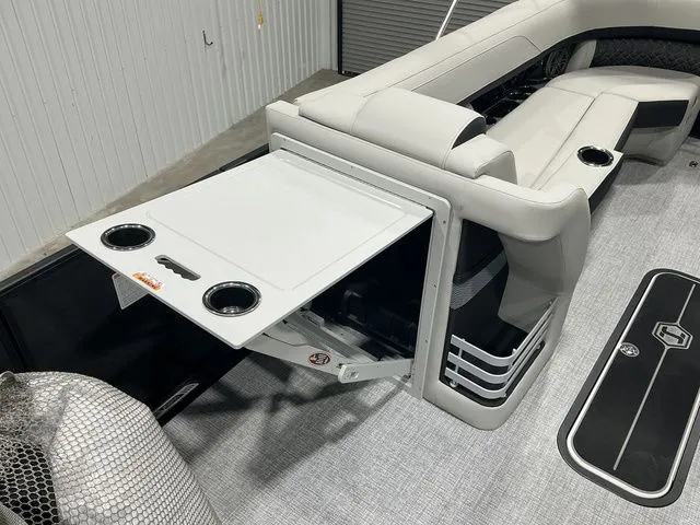 Slide: The Image of Harris Grand Mariner 250 SLDH 2026 - 11