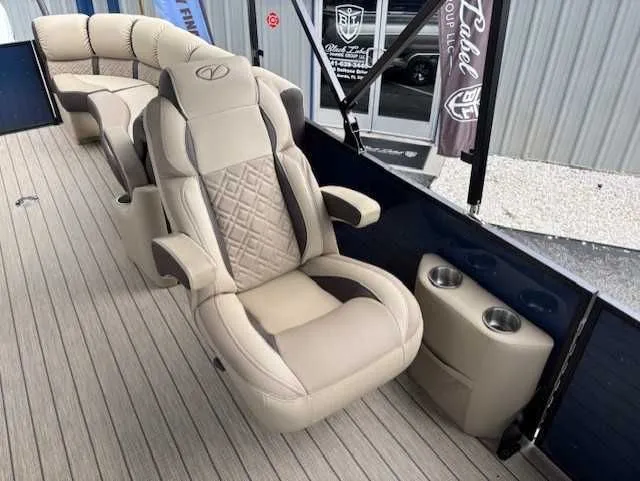 Slide: The Image of Veranda VP25RC 2024 - 10