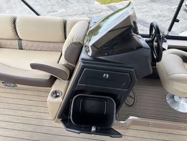 Slide: The Image of Veranda VP25RC 2024 - 16