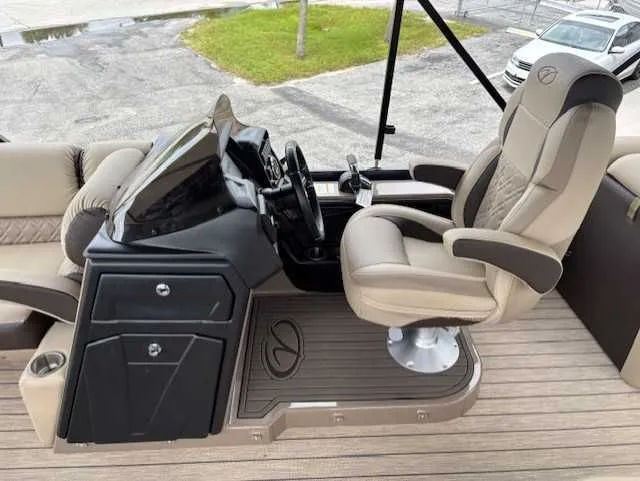 Slide: The Image of Veranda VP25RC 2024 - 18