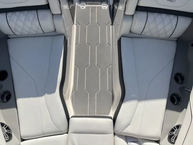 Slide: The Image of Regal LS4 2025 - 10